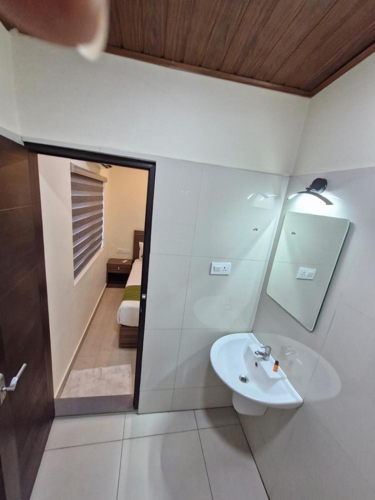 Muziris Manor Residency Hotel Kochi Luaran gambar